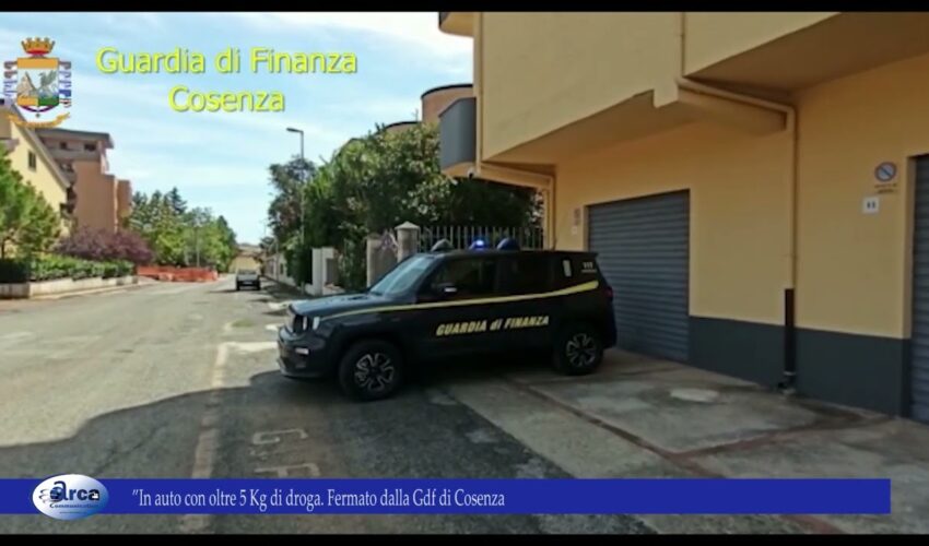 In auto con oltre 5 Kg di droga Fermato dalla Gdf di Cosenza
