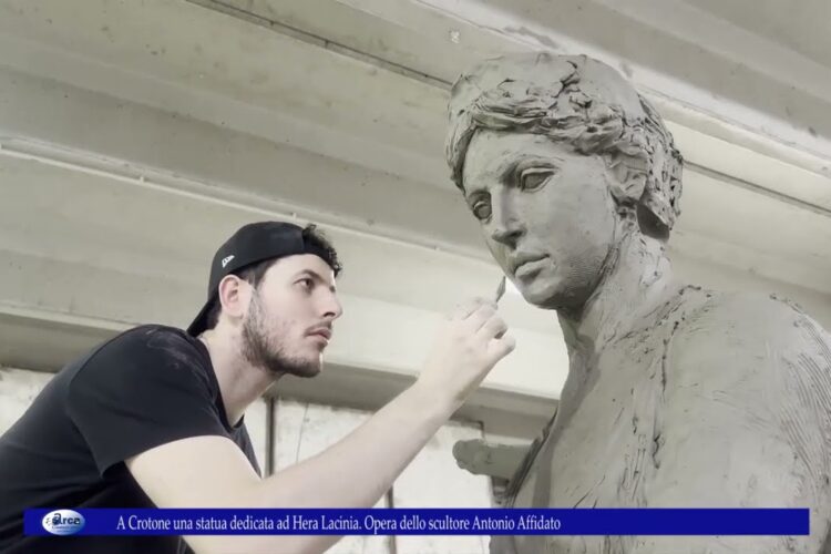 A Crotone una statua dedicata ad Hera Lacinia. Opera dello scultore Antonio Affidato