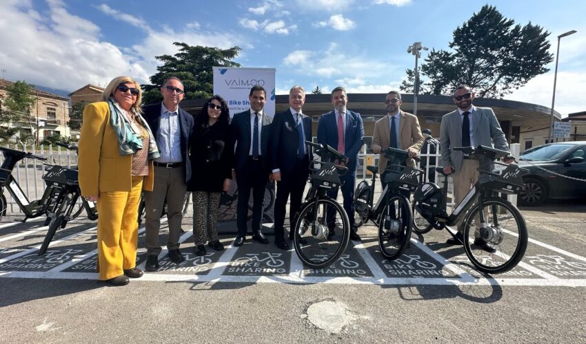 Castrovillari al passo con la mobilità sostenibile inaugurato il servizio di E Bike Sharing